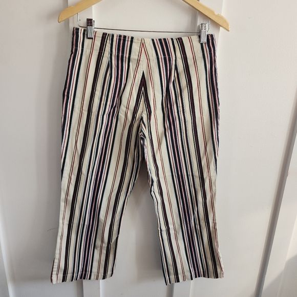 Wardrobe essential fitted capris, striped pants, size 9/10 - Picture 2 of 9
